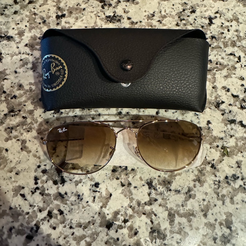Ray-Ban Aviator Sunglasses with Case